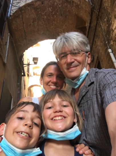 Famiglia on the road. Erica and Enrico with their two children, Gianluca (8) and Emma (11) in Abruzzo